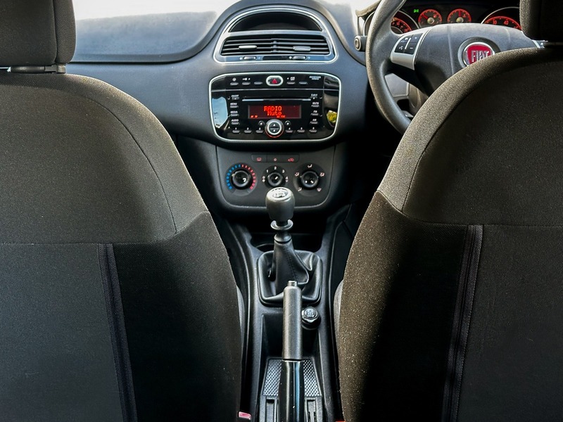 Used Fiat Punto 2015 for sale - 77659729: Photo 25