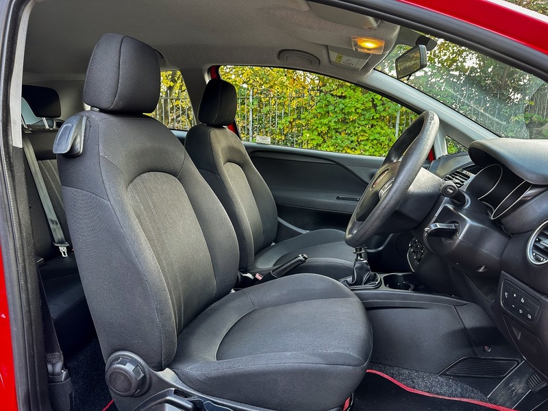 Used Fiat Punto 2015 for sale - 77659729: Photo 28