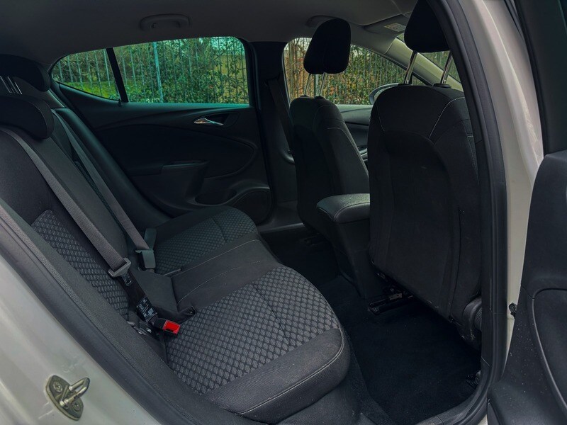 Used Vauxhall Astra 2018 for sale - 77681470: Photo 24