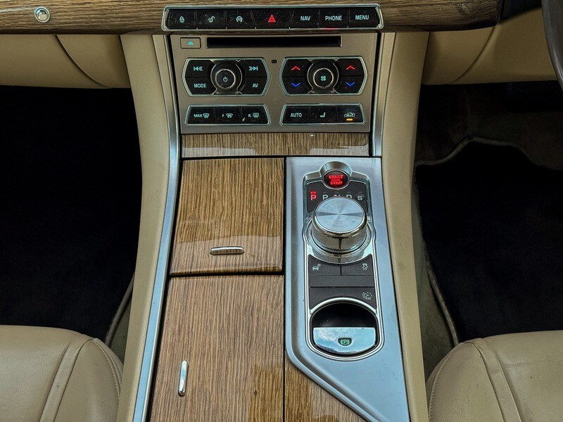 Used Jaguar XF 2013 for sale - 78168133: Photo 45