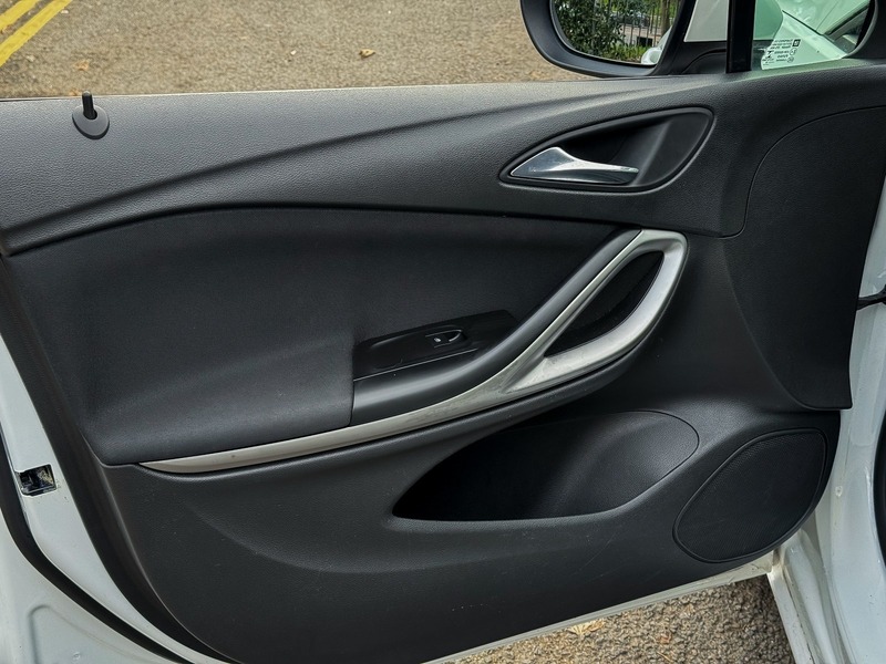 Used Vauxhall Astra 2018 for sale - 77704185: Photo 18