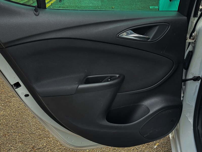 Used Vauxhall Astra 2018 for sale - 77704185: Photo 20