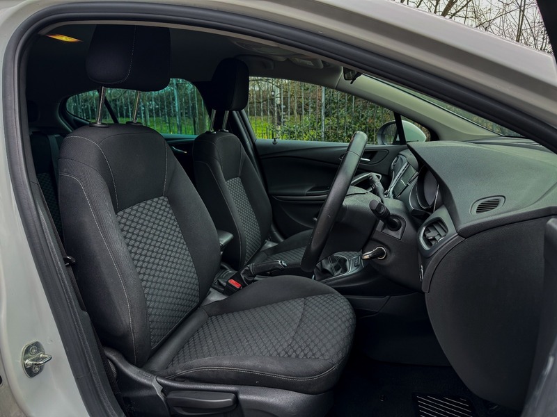 Used Vauxhall Astra 2018 for sale - 77704185: Photo 30