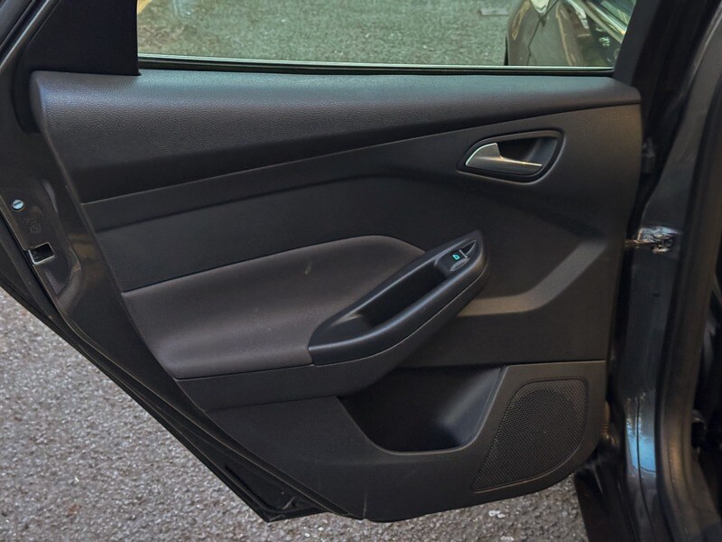 Used Ford Focus 2015 for sale - 78168129: Photo 28