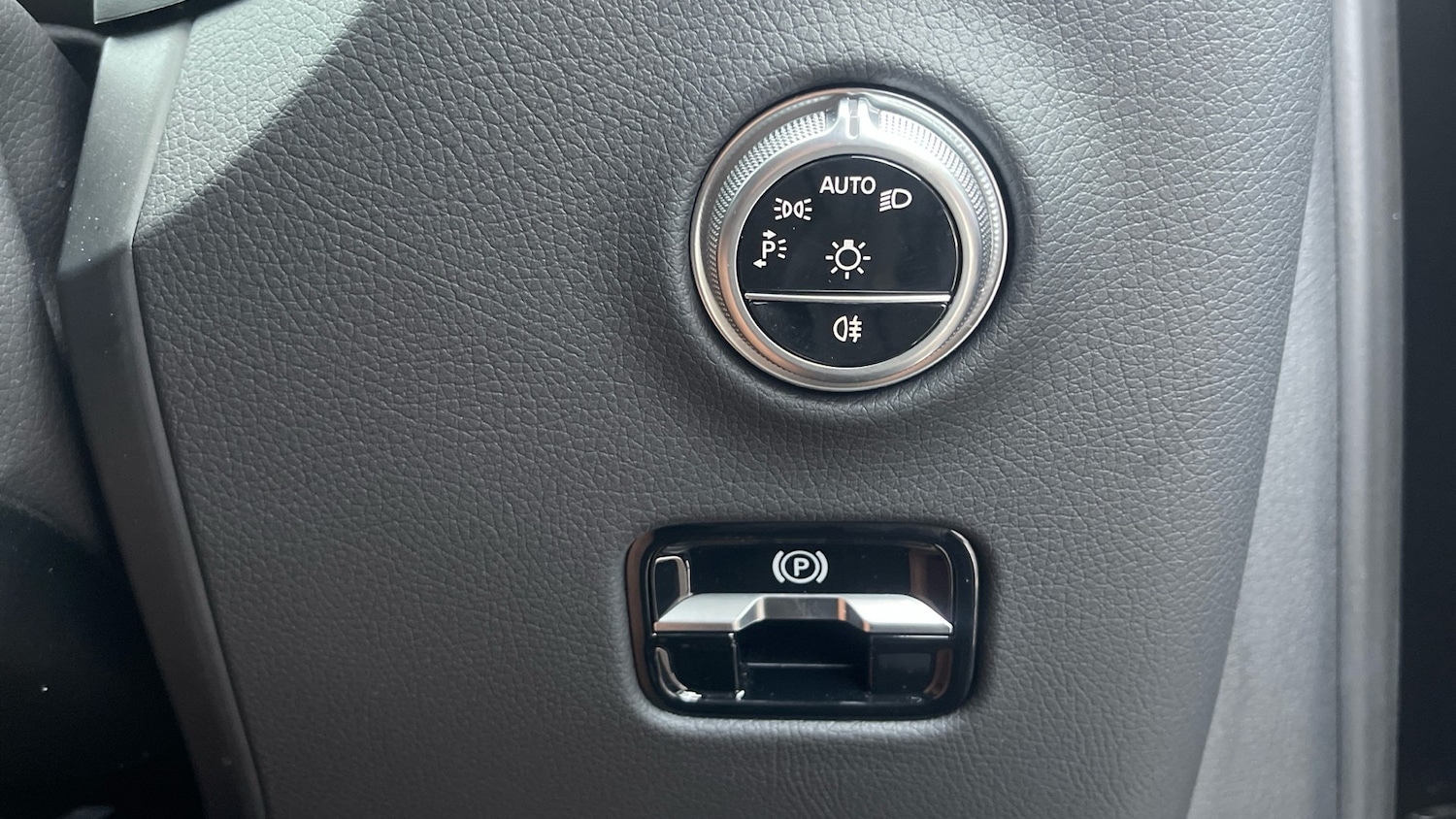 Used Mercedes-Benz GLC 2024 for sale - 77138460: Photo 37