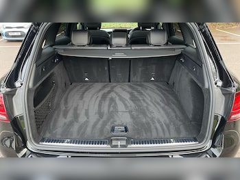 Used Mercedes-Benz GLC 2019 for sale - 77535815: Photo