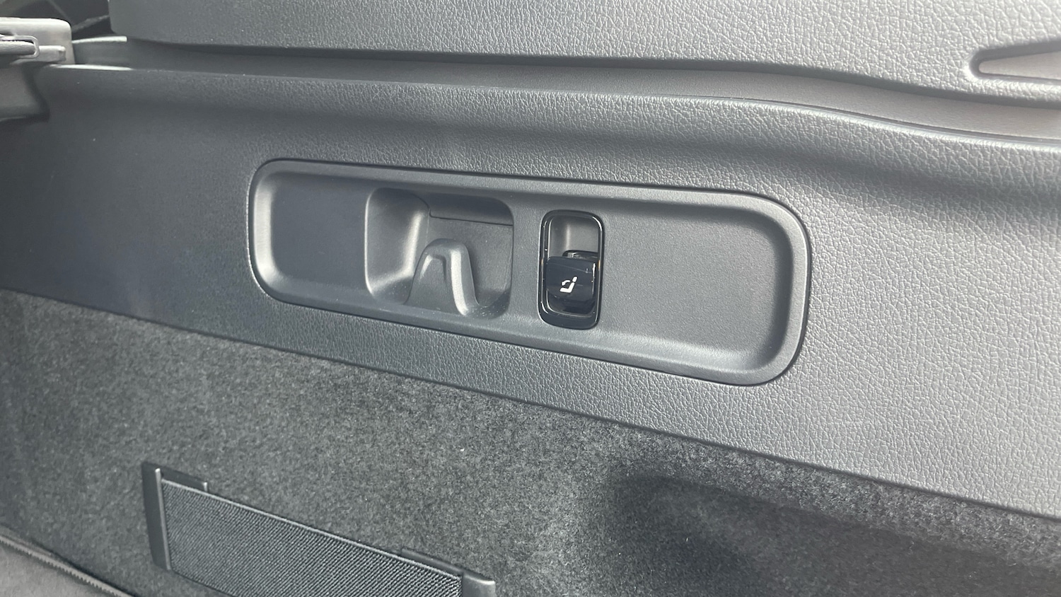 Used Mercedes-Benz GLC 2025 for sale - 77640043: Photo 28