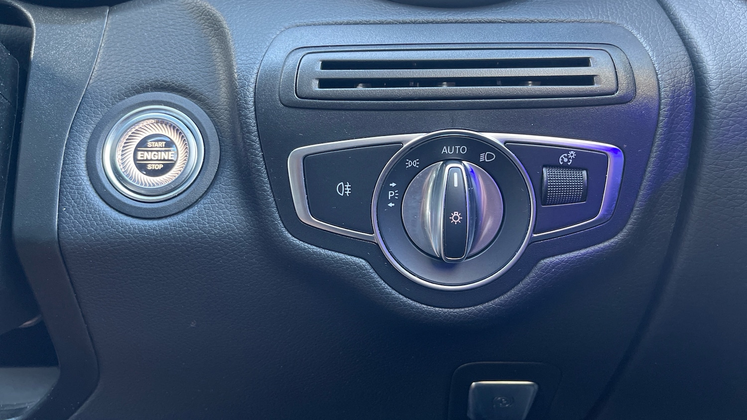 Used Mercedes-Benz GLC 2022 for sale - 76649516: Photo 38