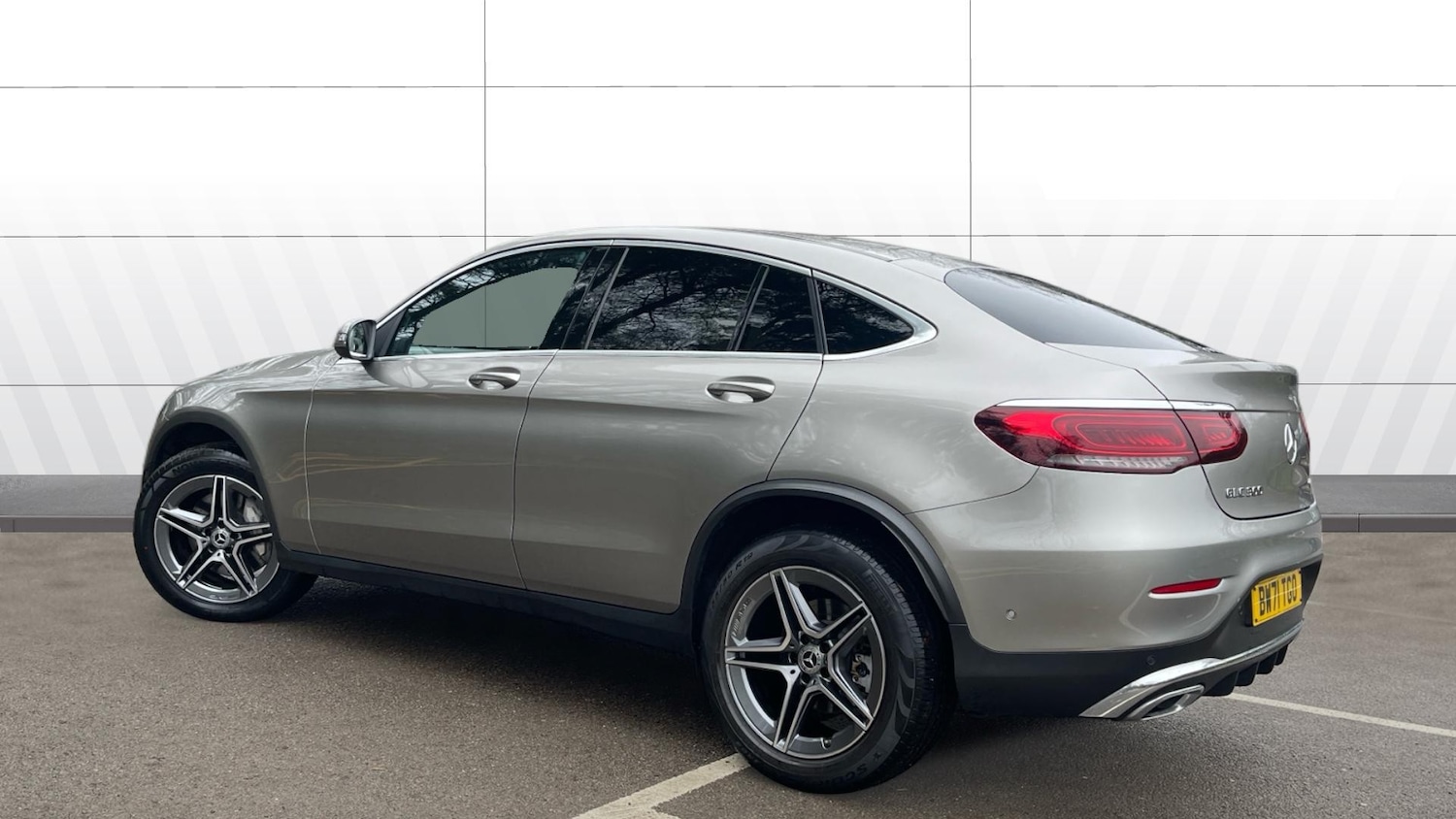 Used Mercedes-Benz GLC 2021 for sale - 77656077: Photo 2