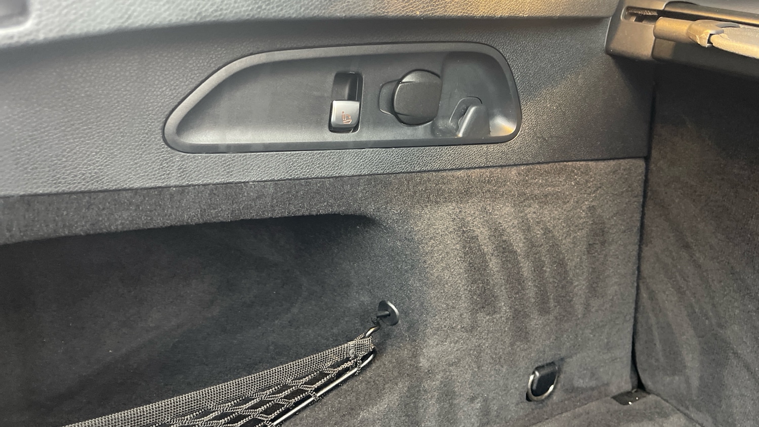 Used Mercedes-Benz GLC 2021 for sale - 77656077: Photo 28