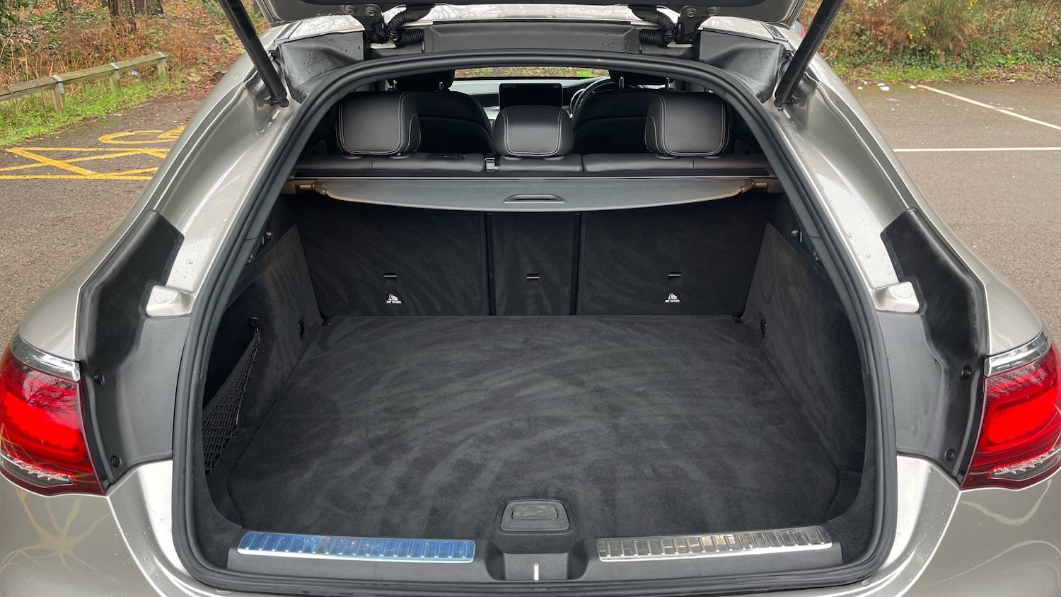 Used Mercedes-Benz GLC 2021 for sale - 77656077: Photo 4