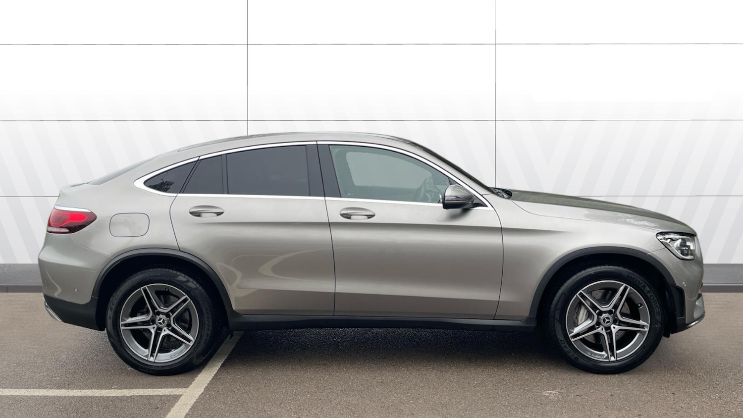 Used Mercedes-Benz GLC 2021 for sale - 77656077: Photo 5