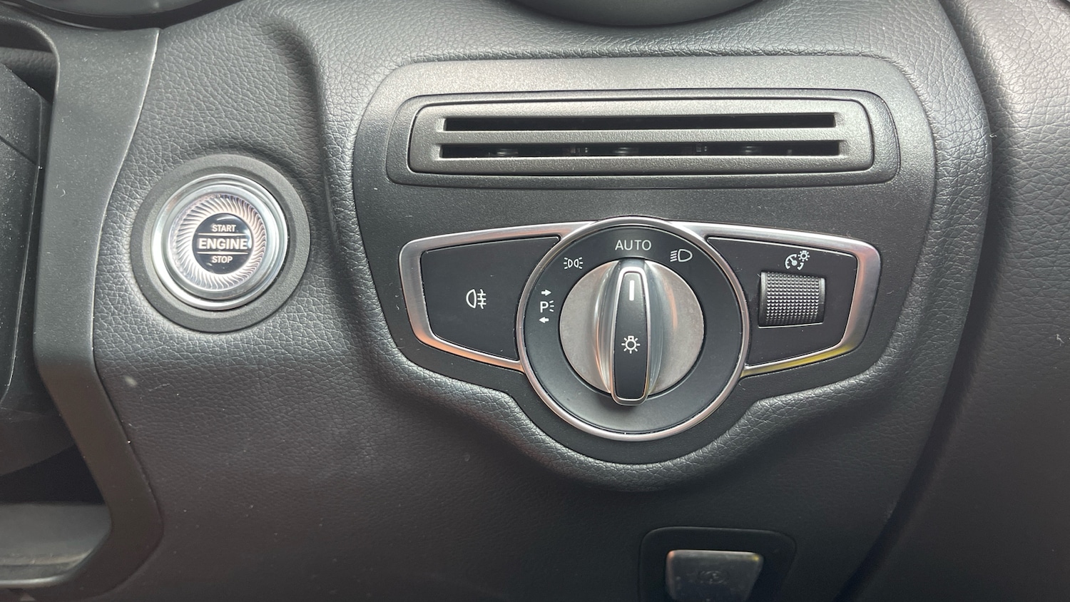 Used Mercedes-Benz GLC 2020 for sale - 77917082: Photo 37