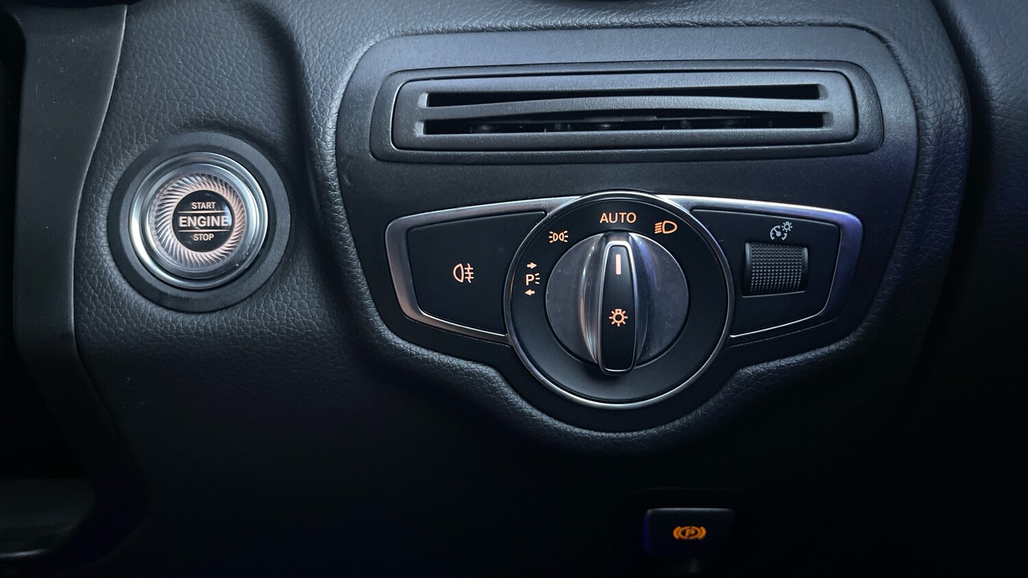 Used Mercedes-Benz GLC 2020 for sale - 76860183: Photo 37