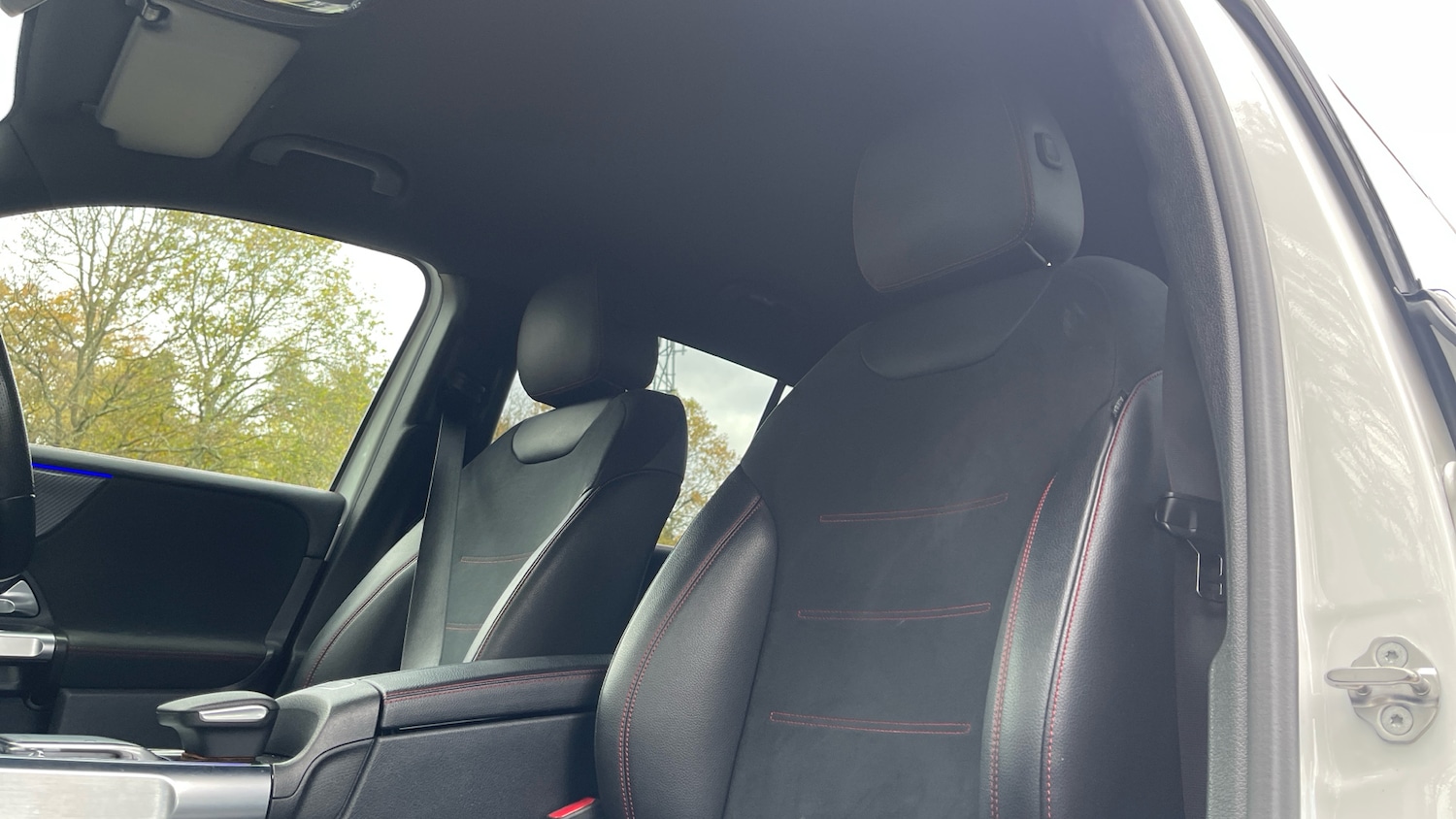 Used Mercedes-Benz GLB 2020 for sale - 76649532: Photo 31