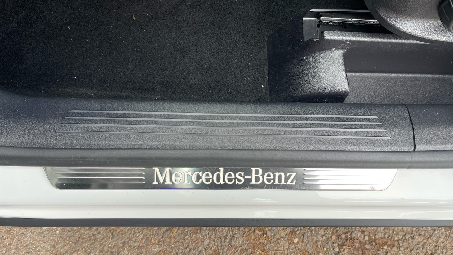 Used Mercedes-Benz GLB 2020 for sale - 76649532: Photo 32