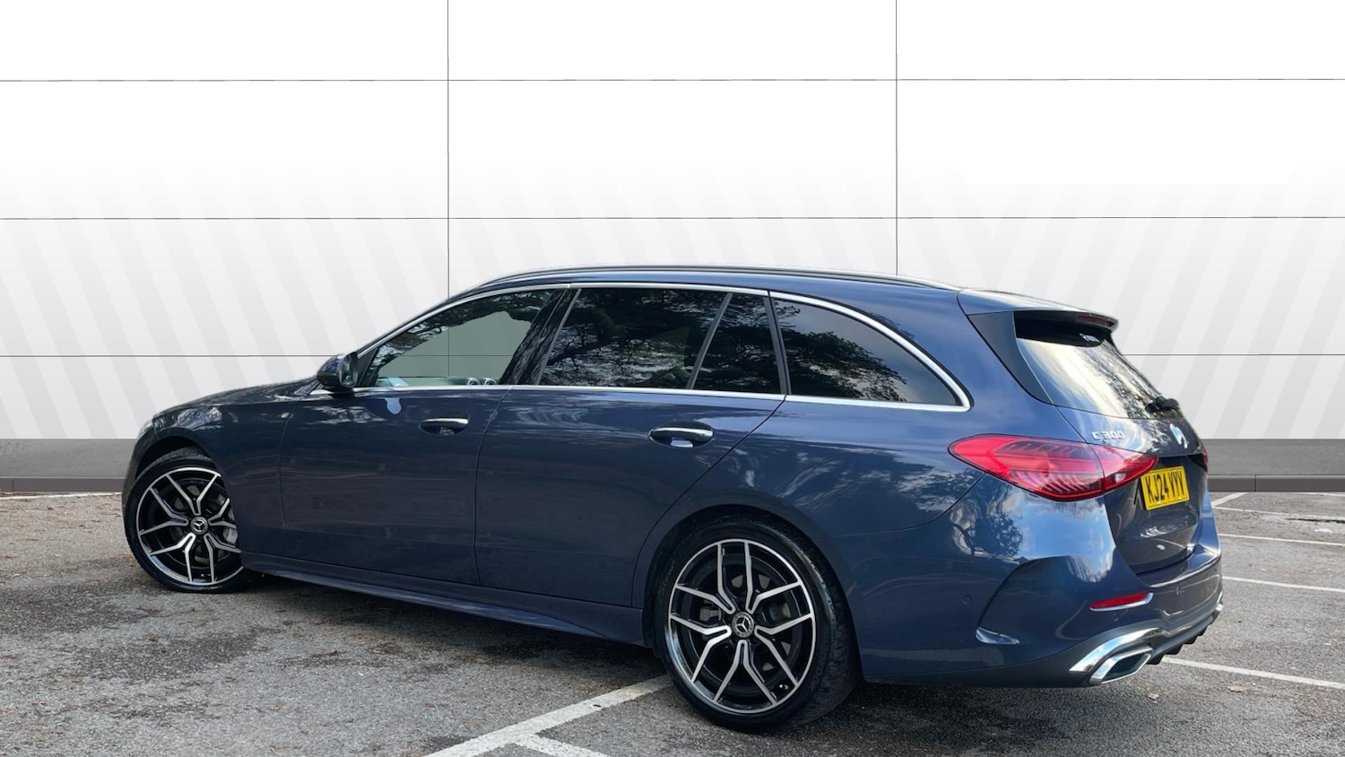 Used Mercedes-Benz C Class 2024 for sale - 76687068: Photo 2