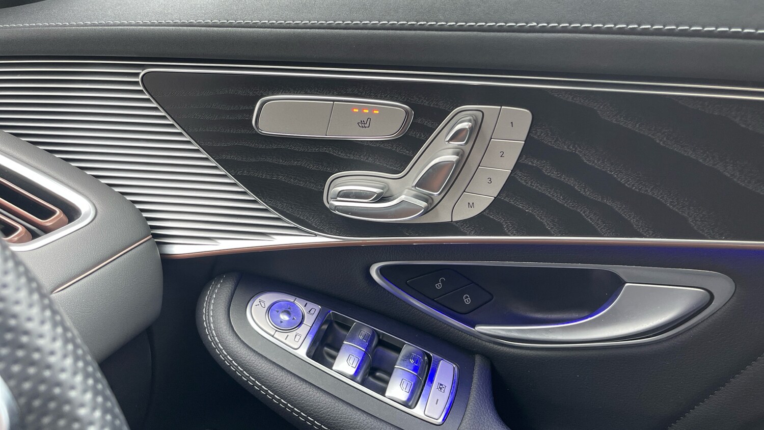 Used Mercedes-Benz EQC 2022 for sale - 77817900: Photo 36