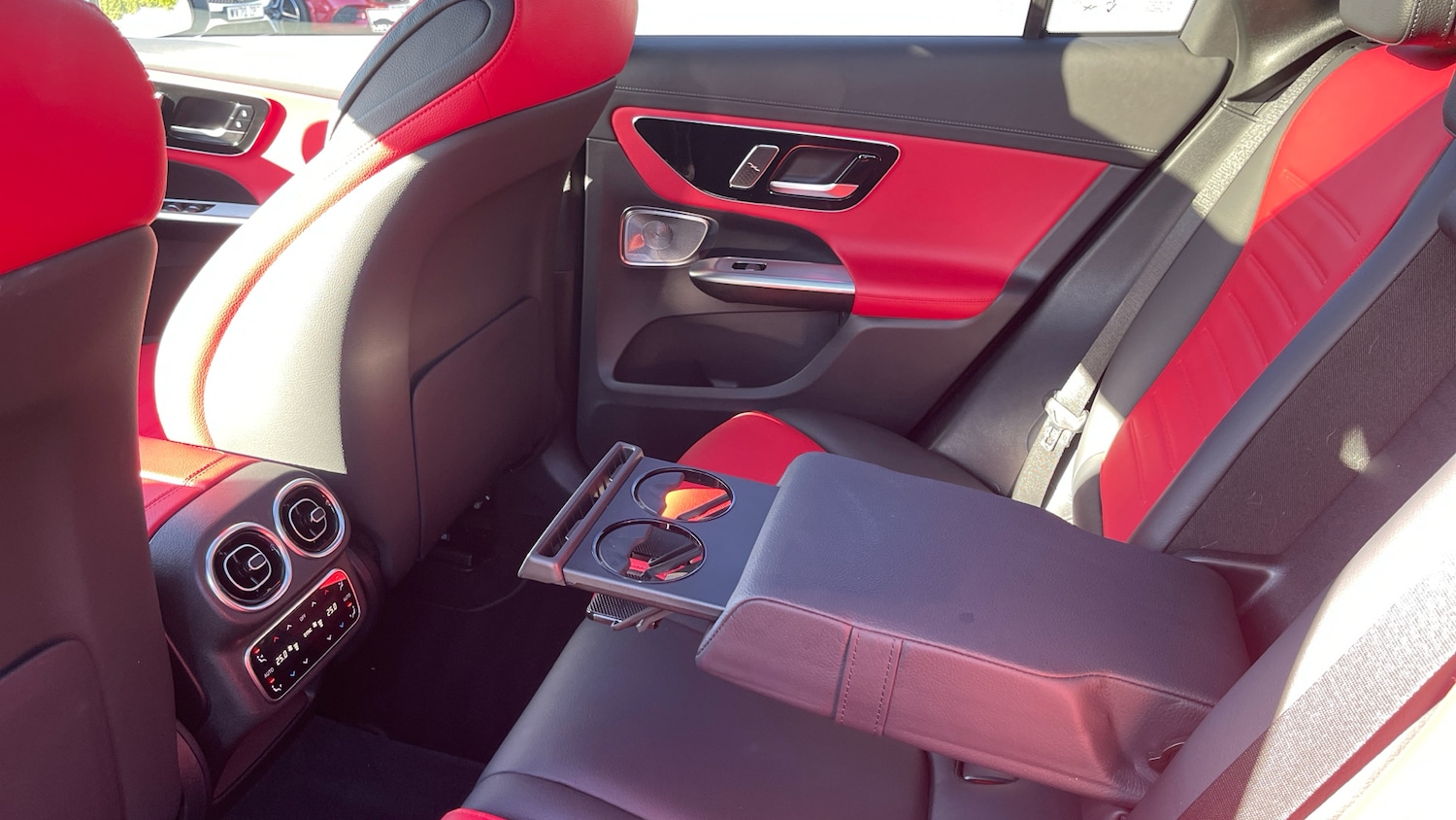 Used Mercedes-Benz GLC 2023 for sale - 76384886: Photo 31