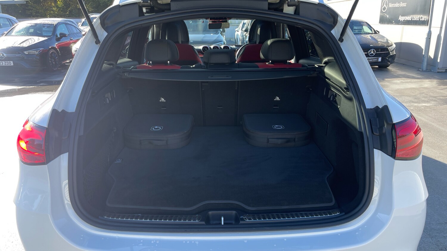 Used Mercedes-Benz GLC 2023 for sale - 76384886: Photo 4