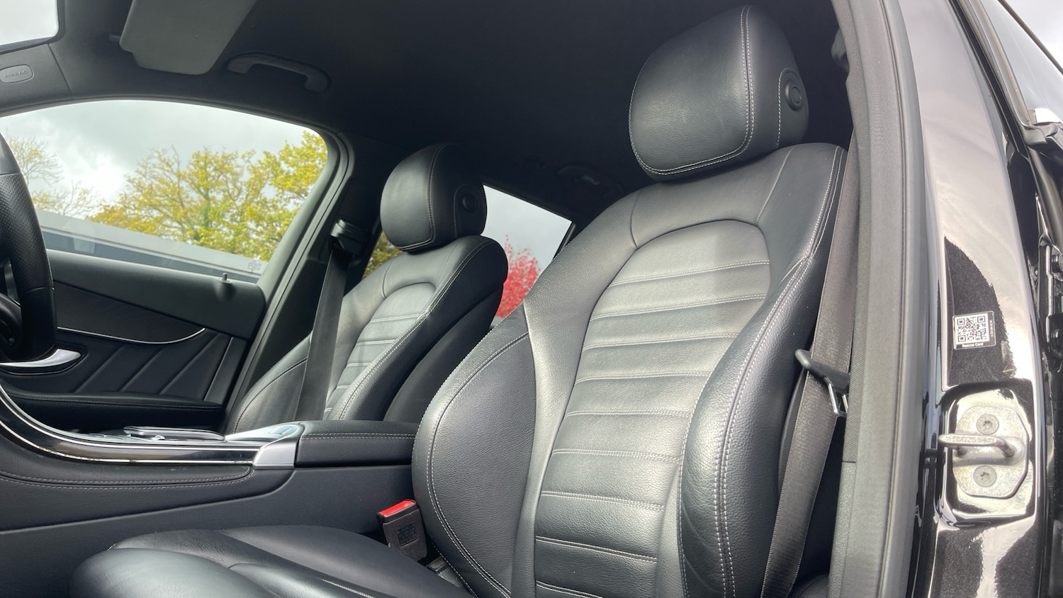 Used Mercedes-Benz GLC 2020 for sale - 76299286: Photo 31