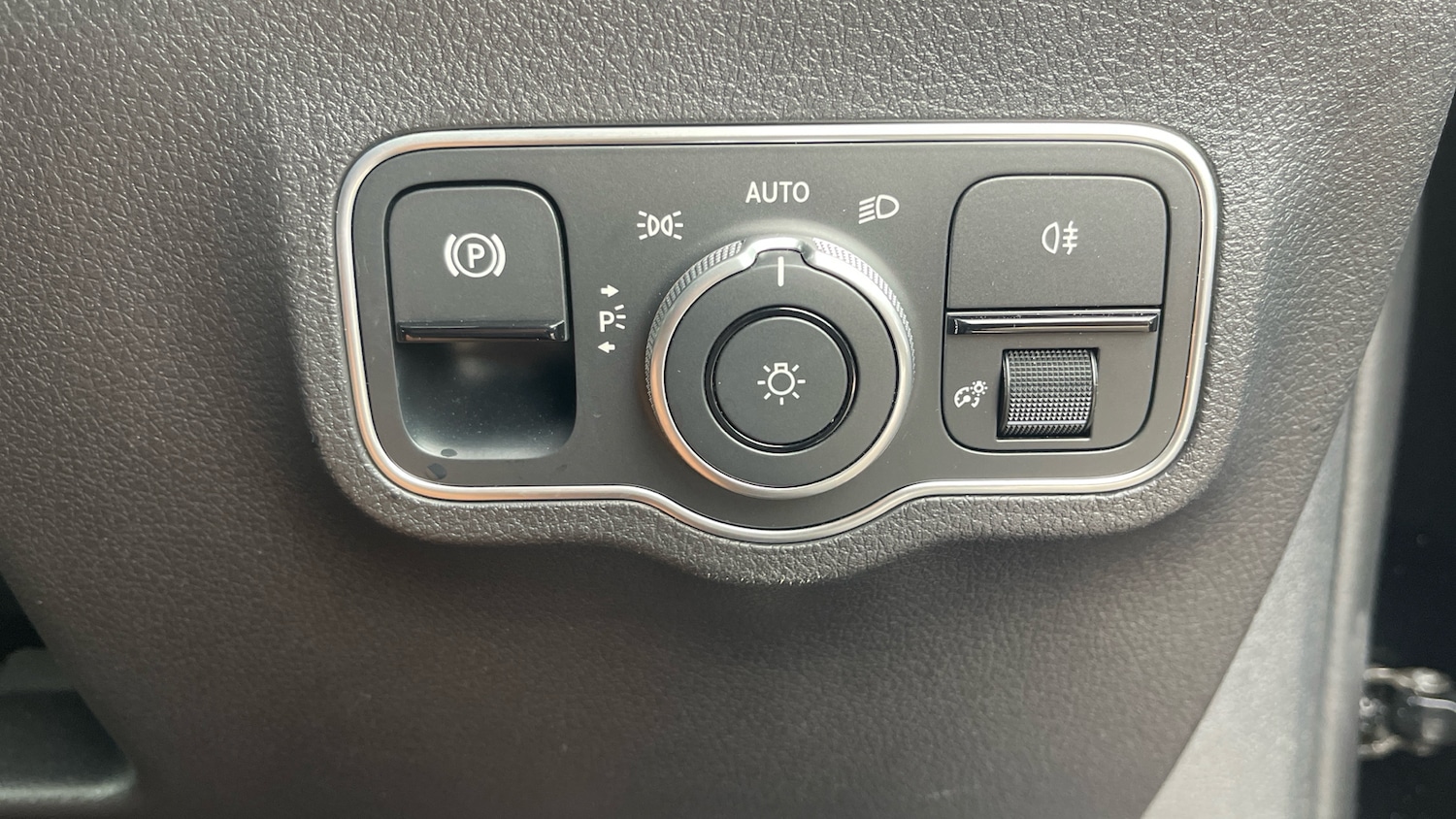 Used Mercedes-Benz GLB 2025 for sale - 77325997: Photo 37