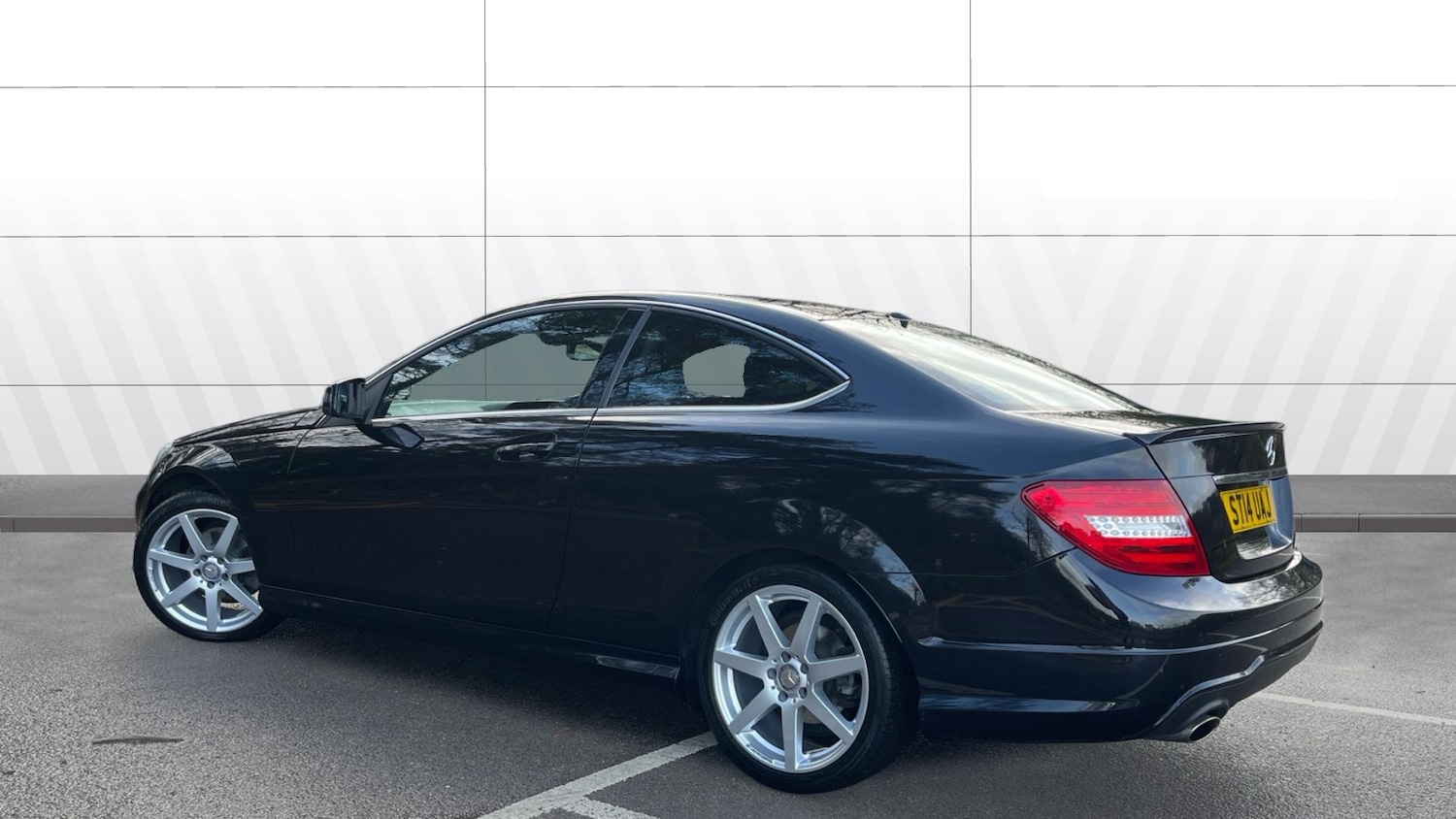 Used Mercedes-Benz C Class 2014 for sale - 77403772: Photo 2