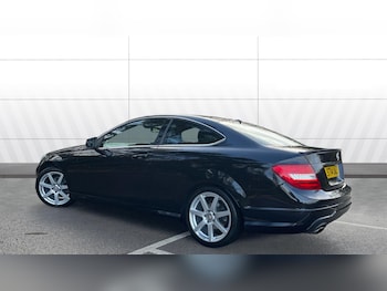 Used Mercedes-Benz C Class 2014 for sale - 77403772: Photo
