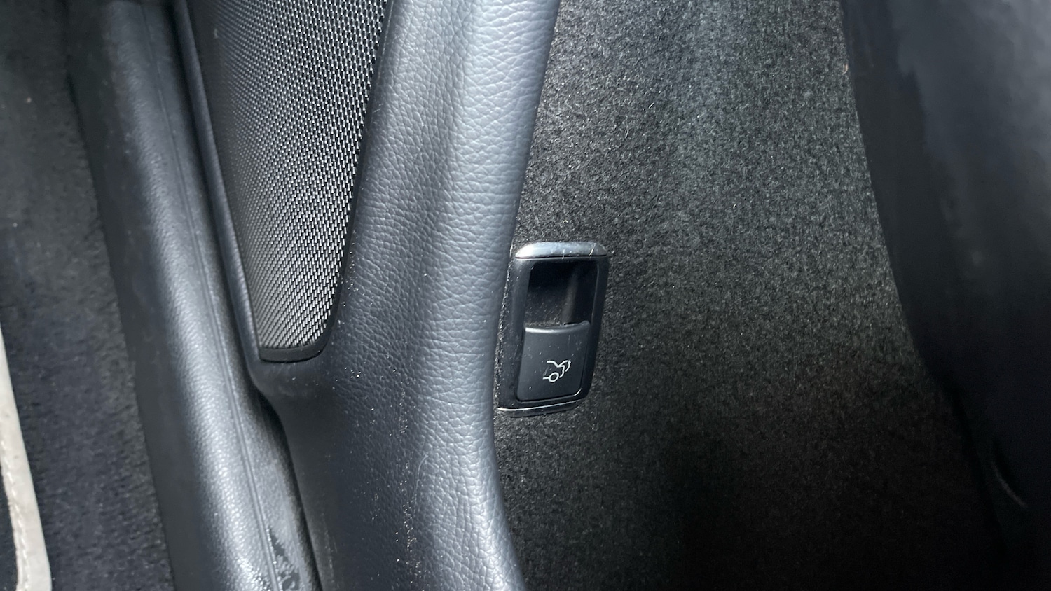 Used Mercedes-Benz C Class 2014 for sale - 77403772: Photo 35