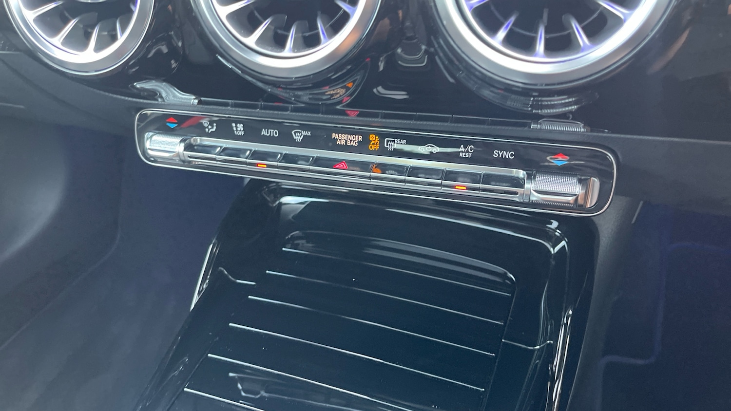 Used Mercedes-Benz A-Class 2019 for sale - 76467913: Photo 39