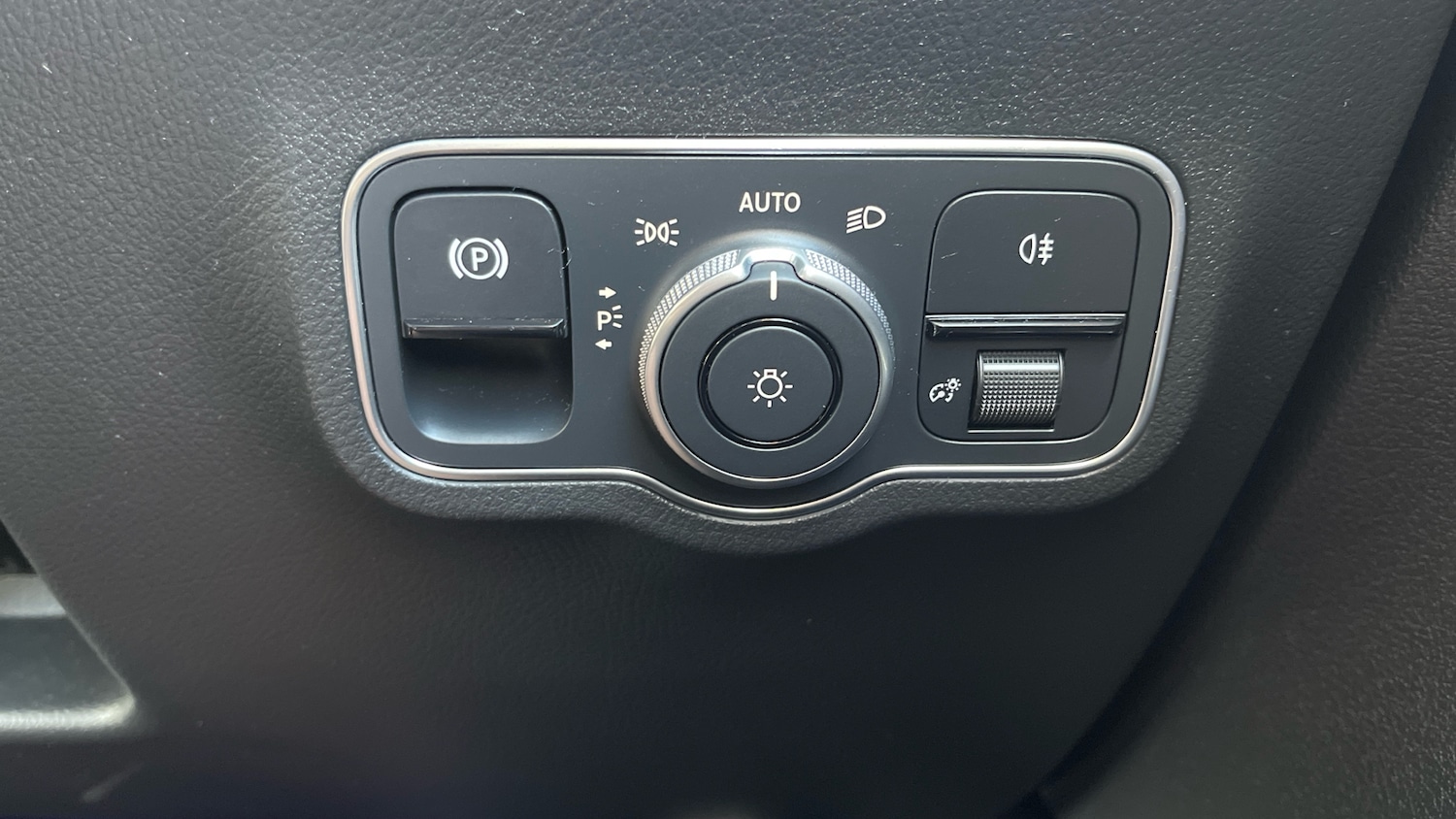 Used Mercedes-Benz GLA 2023 for sale - 76565328: Photo 36