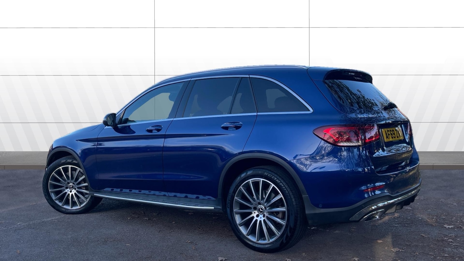 Used Mercedes-Benz GLC 2019 for sale - 76681617: Photo 2