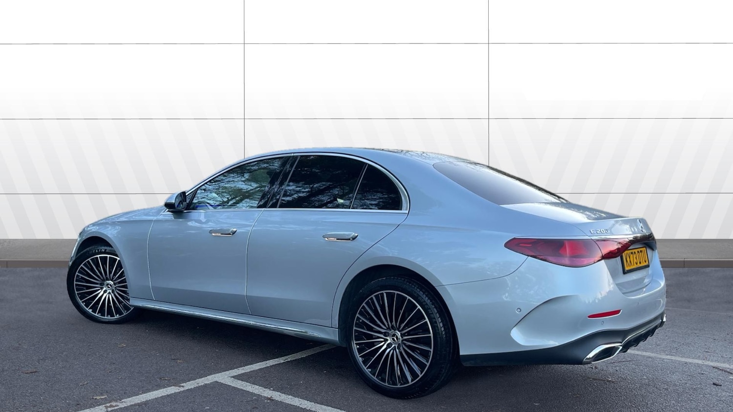 Used Mercedes-Benz E Class 2024 for sale - 76806995: Photo 2