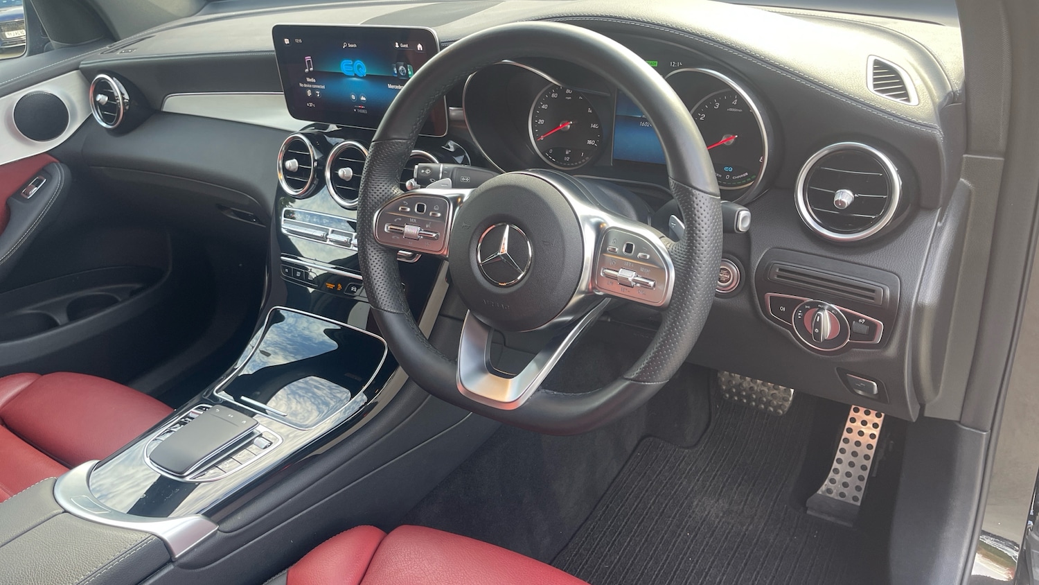 Used Mercedes-Benz GLC 2022 for sale - 76402303: Photo 11