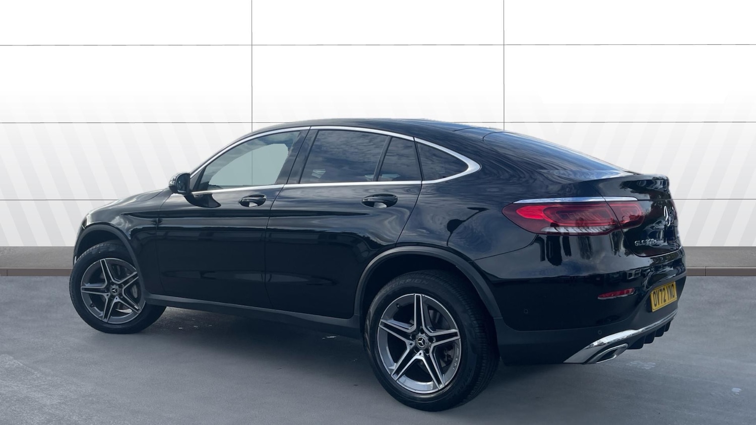 Used Mercedes-Benz GLC 2022 for sale - 76402303: Photo 2