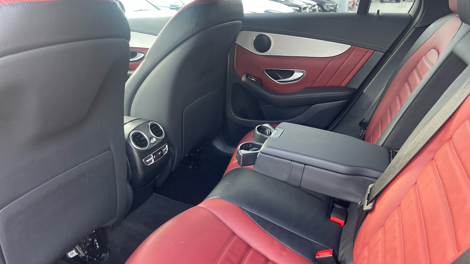 Used Mercedes-Benz GLC 2022 for sale - 76402303: Photo 31