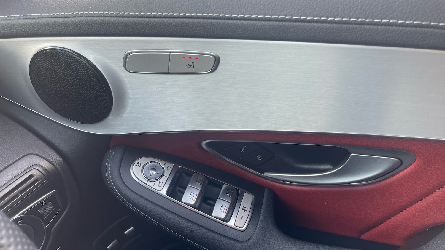 Used Mercedes-Benz GLC 2022 for sale - 76402303: Photo 36