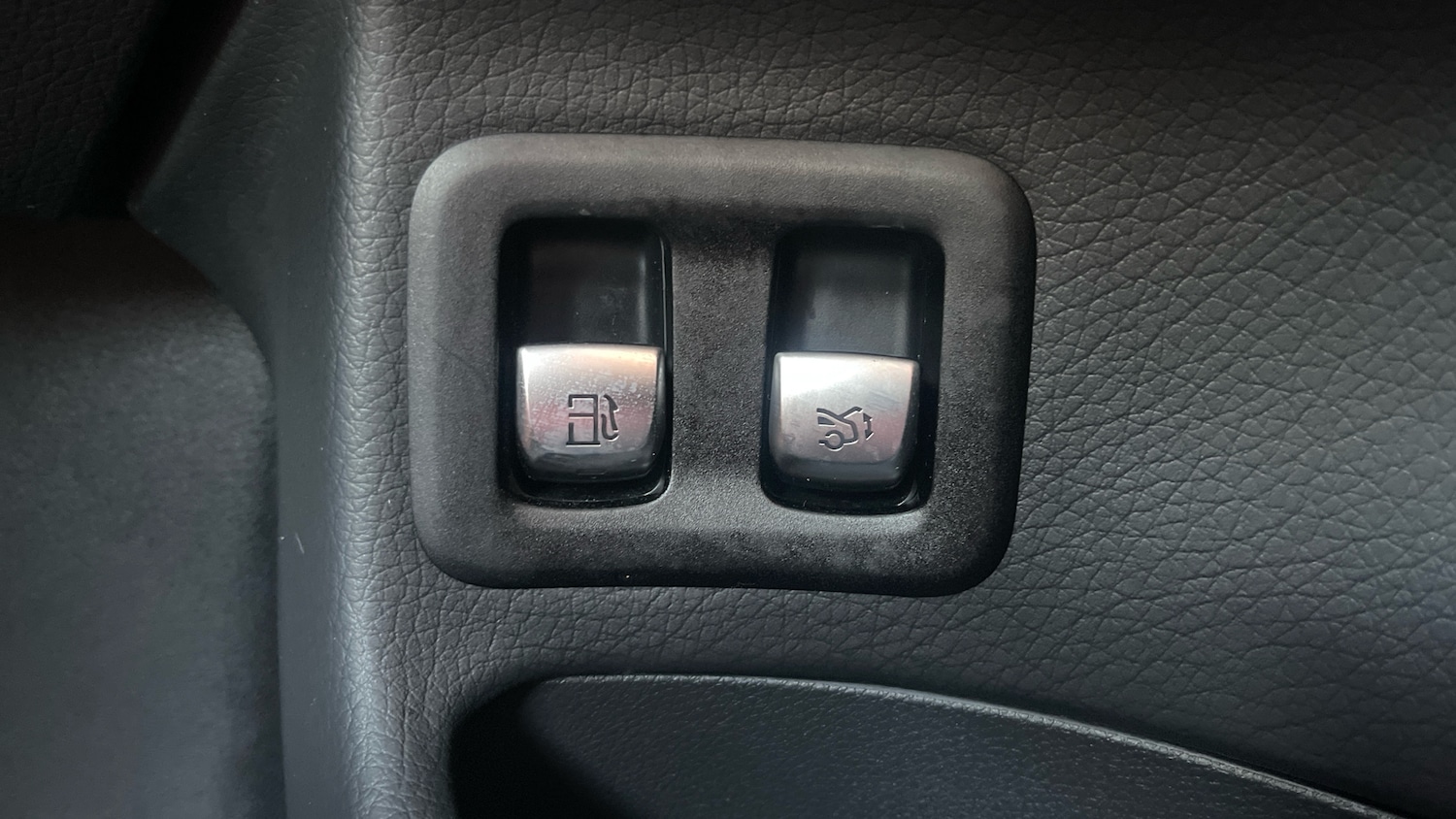 Used Mercedes-Benz GLC 2022 for sale - 76402303: Photo 37