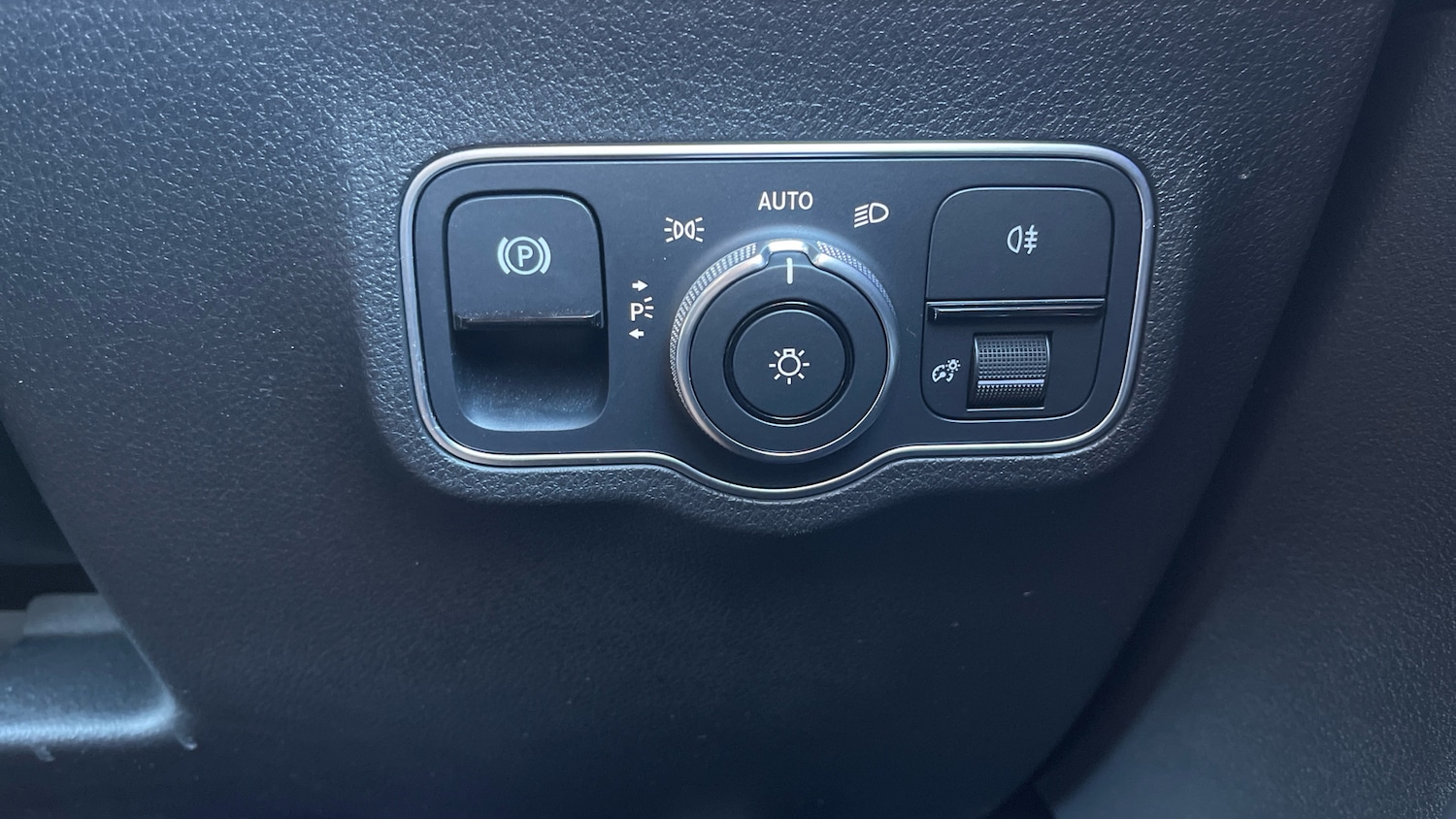 Used Mercedes-Benz GLB 2023 for sale - 77125655: Photo 37