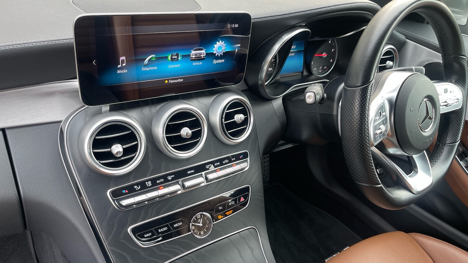 Used Mercedes-Benz C Class 2021 for sale - 77026002: Photo 9