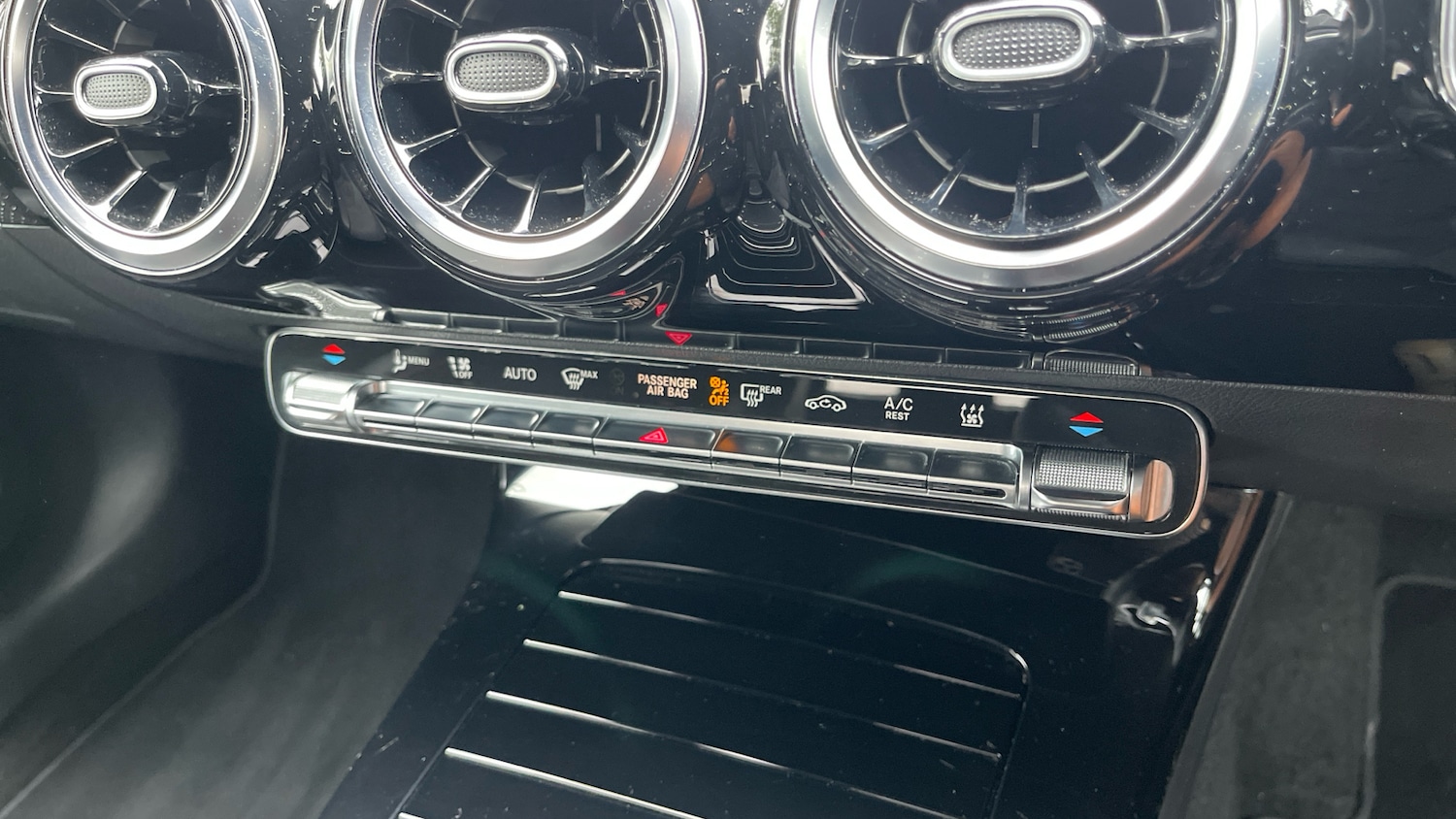 Used Mercedes-Benz A-Class 2020 for sale - 76312618: Photo 38