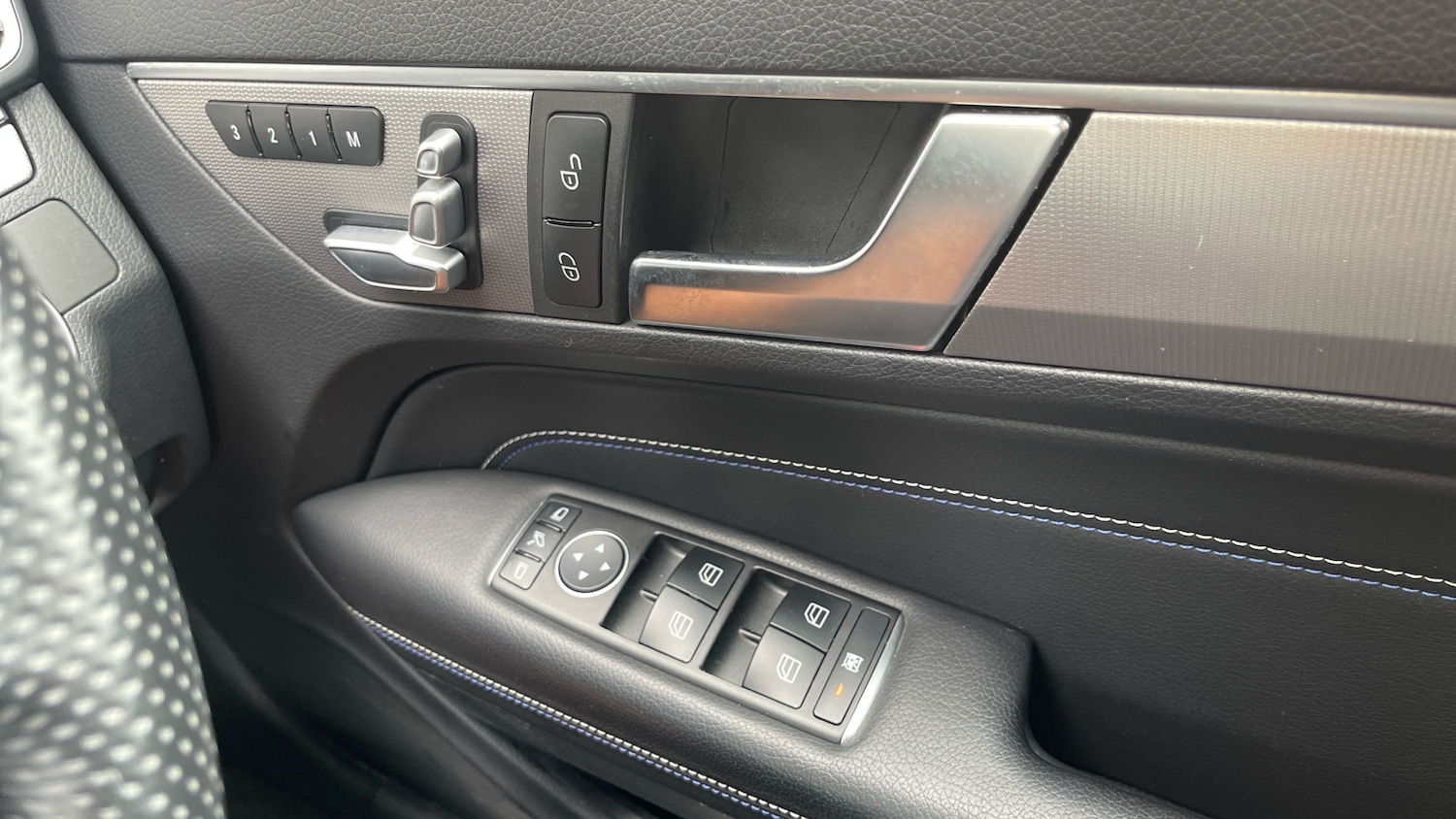 Used Mercedes-Benz E Class 2016 for sale - 76557293: Photo 34