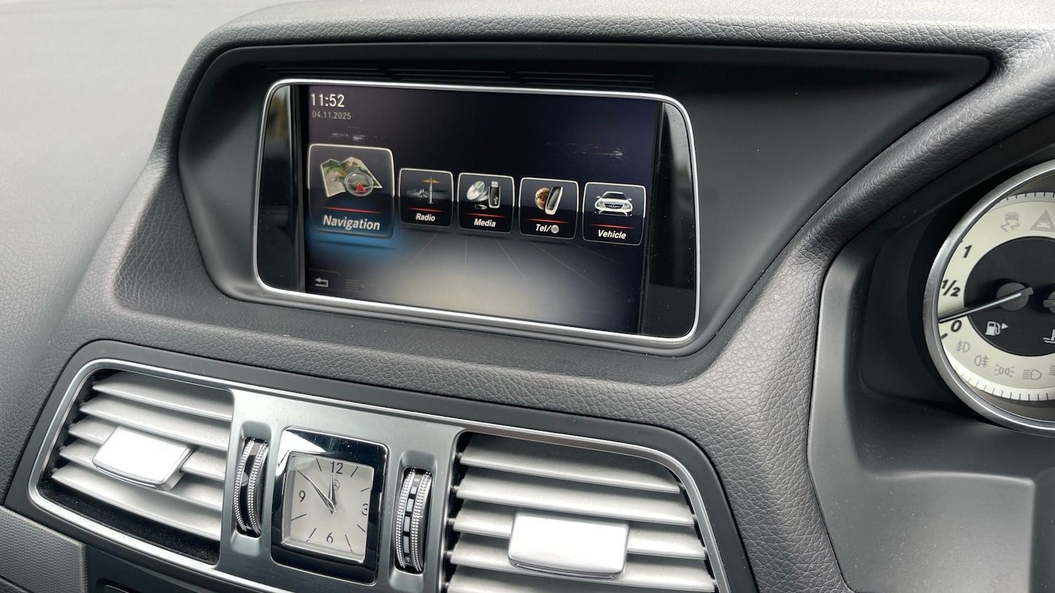 Used Mercedes-Benz E Class 2016 for sale - 76557293: Photo 44