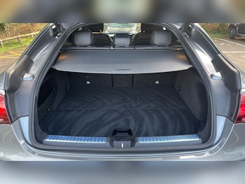 Used Mercedes-Benz GLC 2021 for sale - 77640042: Photo