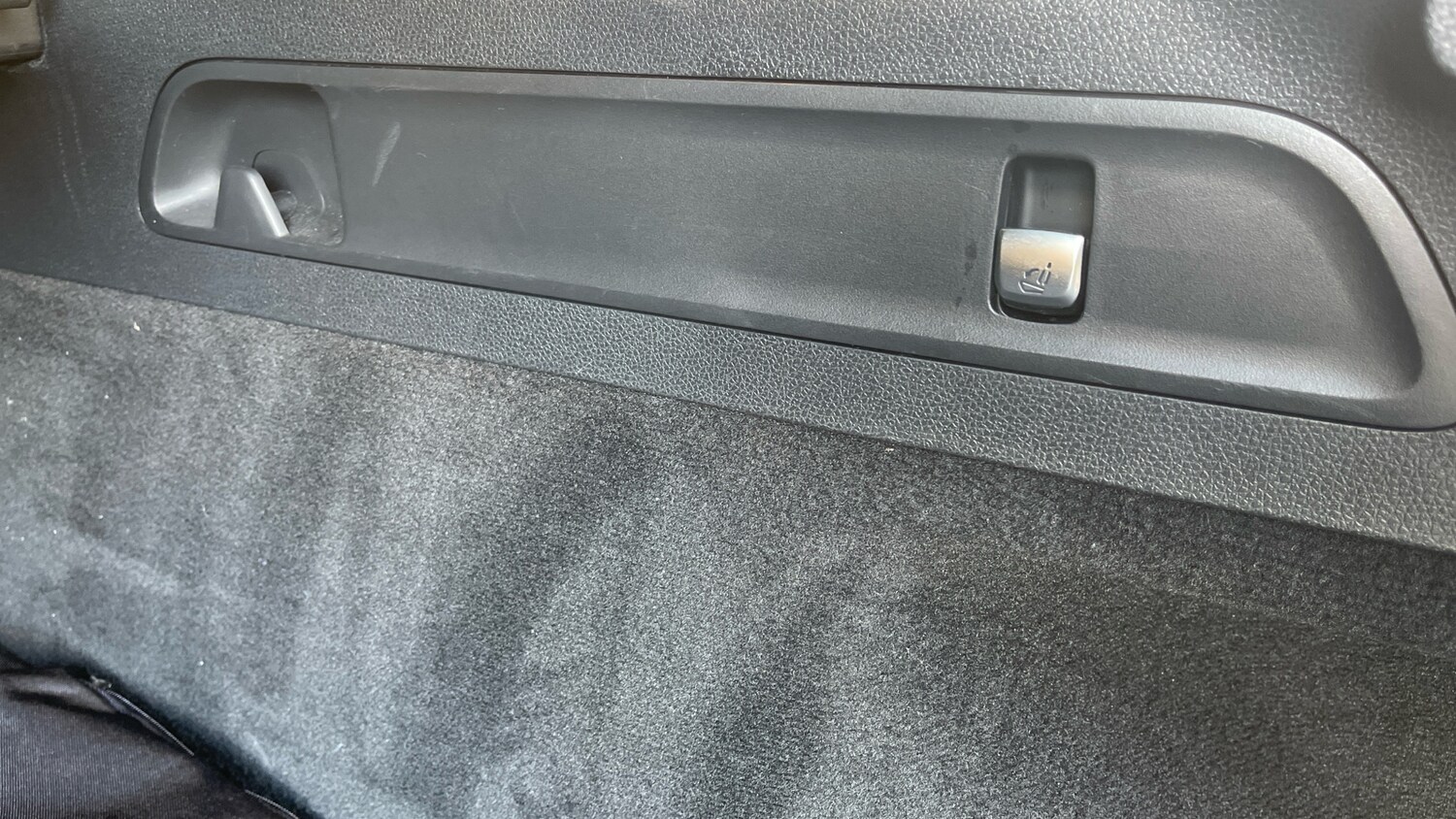 Used Mercedes-Benz EQC 2023 for sale - 77489857: Photo 28