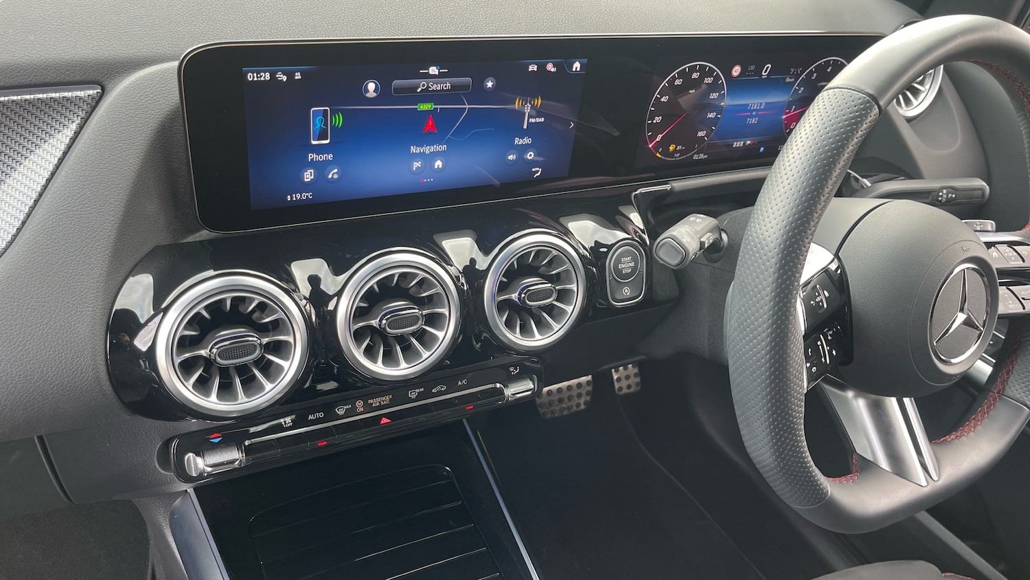 Used Mercedes-Benz GLA 2024 for sale - 76467916: Photo 9