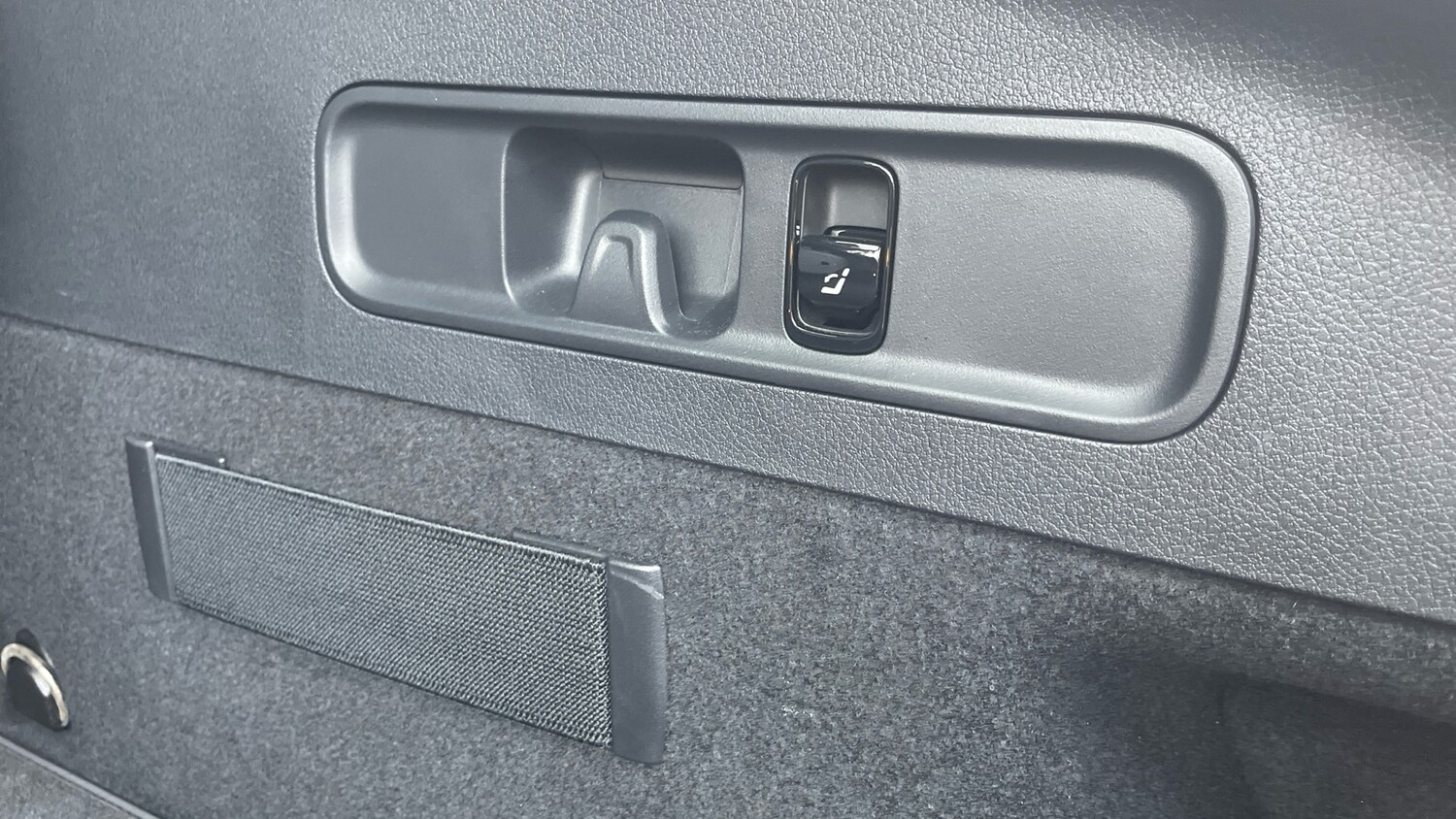 Used Mercedes-Benz GLC 2025 for sale - 77846319: Photo 28