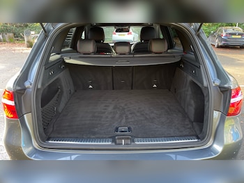 Used Mercedes-Benz GLC 2019 for sale - 76578077: Photo