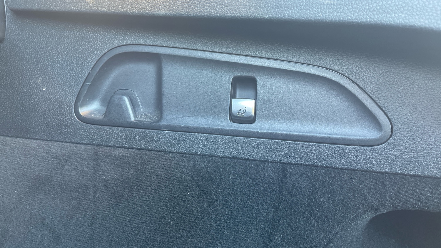 Used Mercedes-Benz GLC 2021 for sale - 77210925: Photo 28