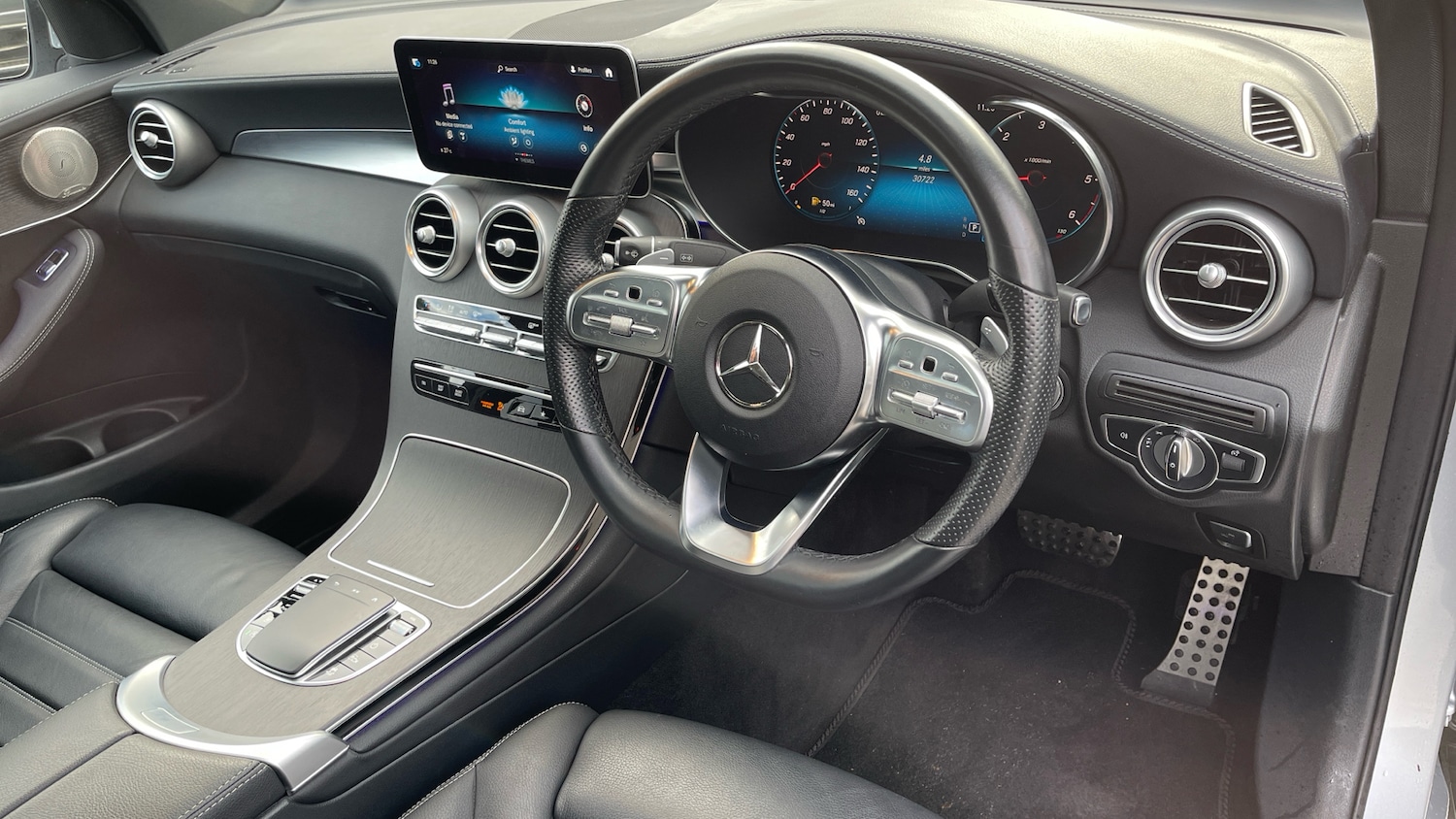 Used Mercedes-Benz GLC 2023 for sale - 76649531: Photo 11